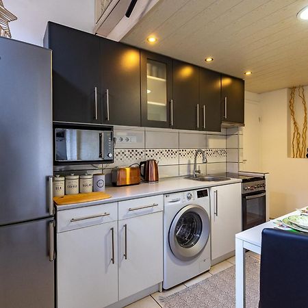 Eighth Wonder Apartment Budapest Bagian luar foto
