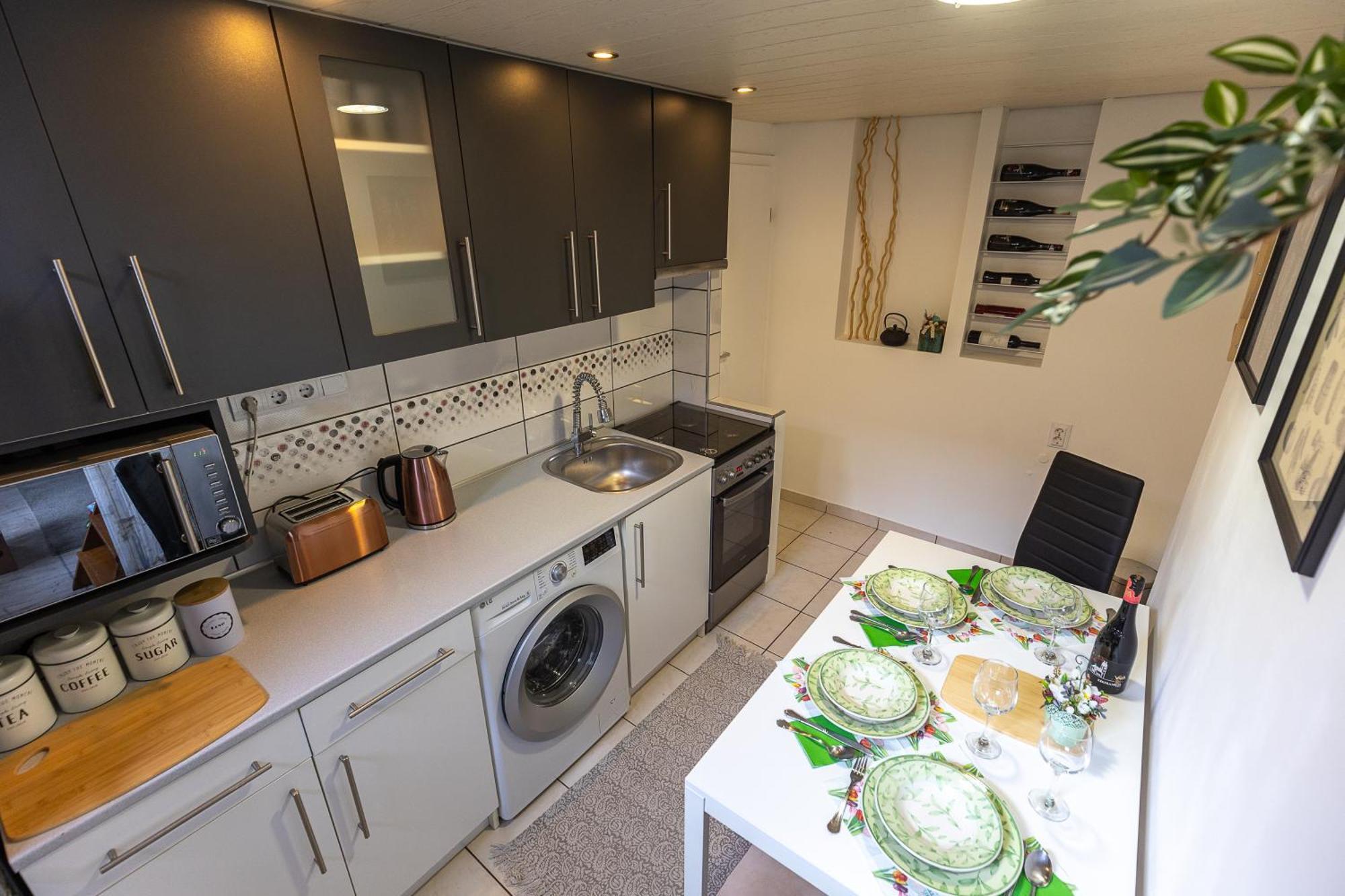 Eighth Wonder Apartment Budapest Bagian luar foto