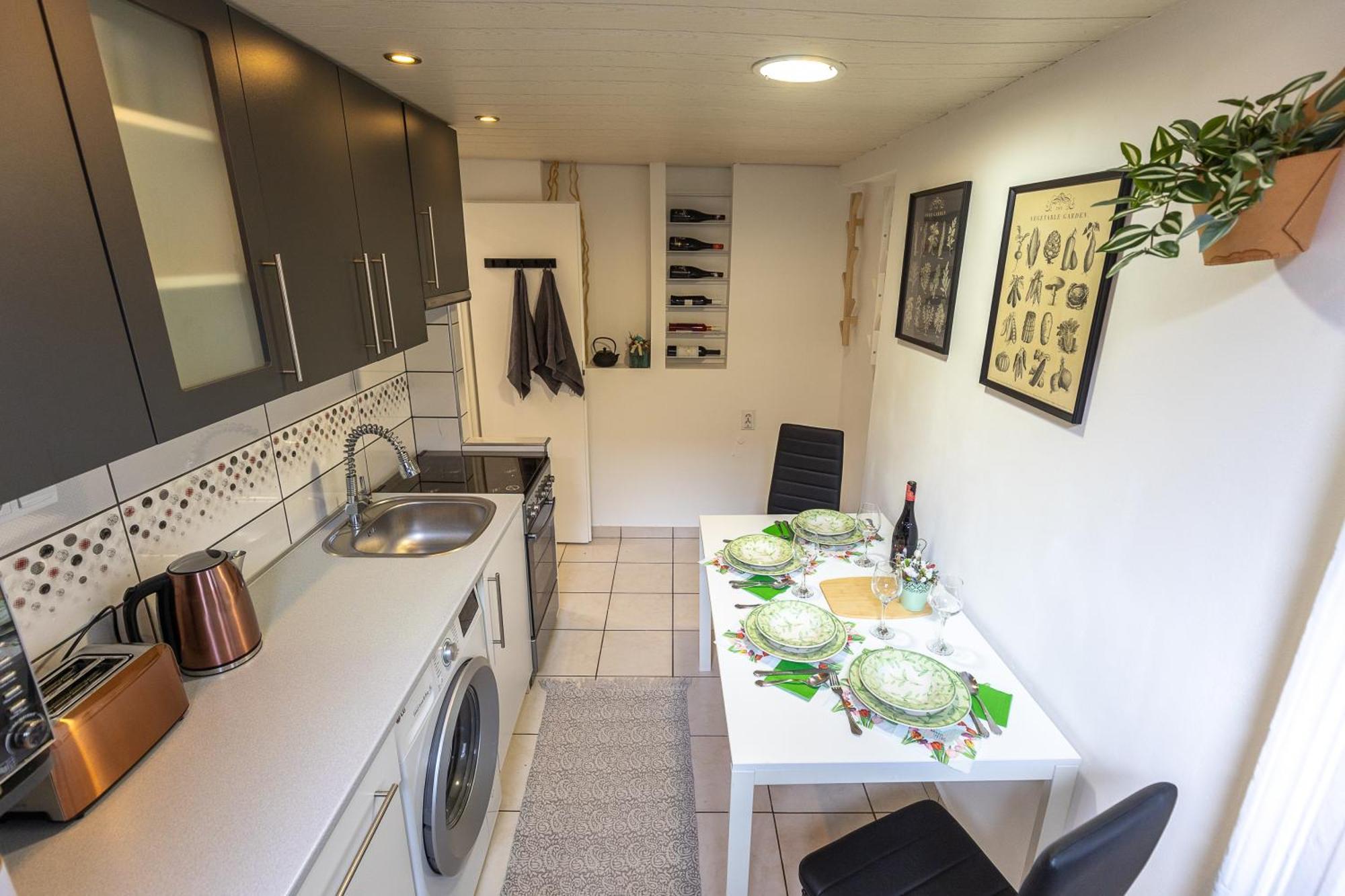 Eighth Wonder Apartment Budapest Bagian luar foto